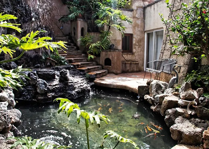 El Refugio Apartments & Villa